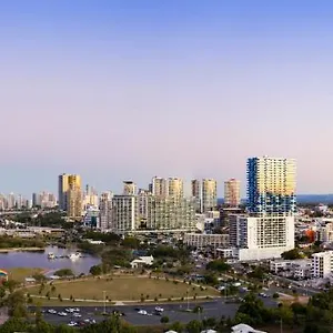 4* Aparthotel Sky Broadwater