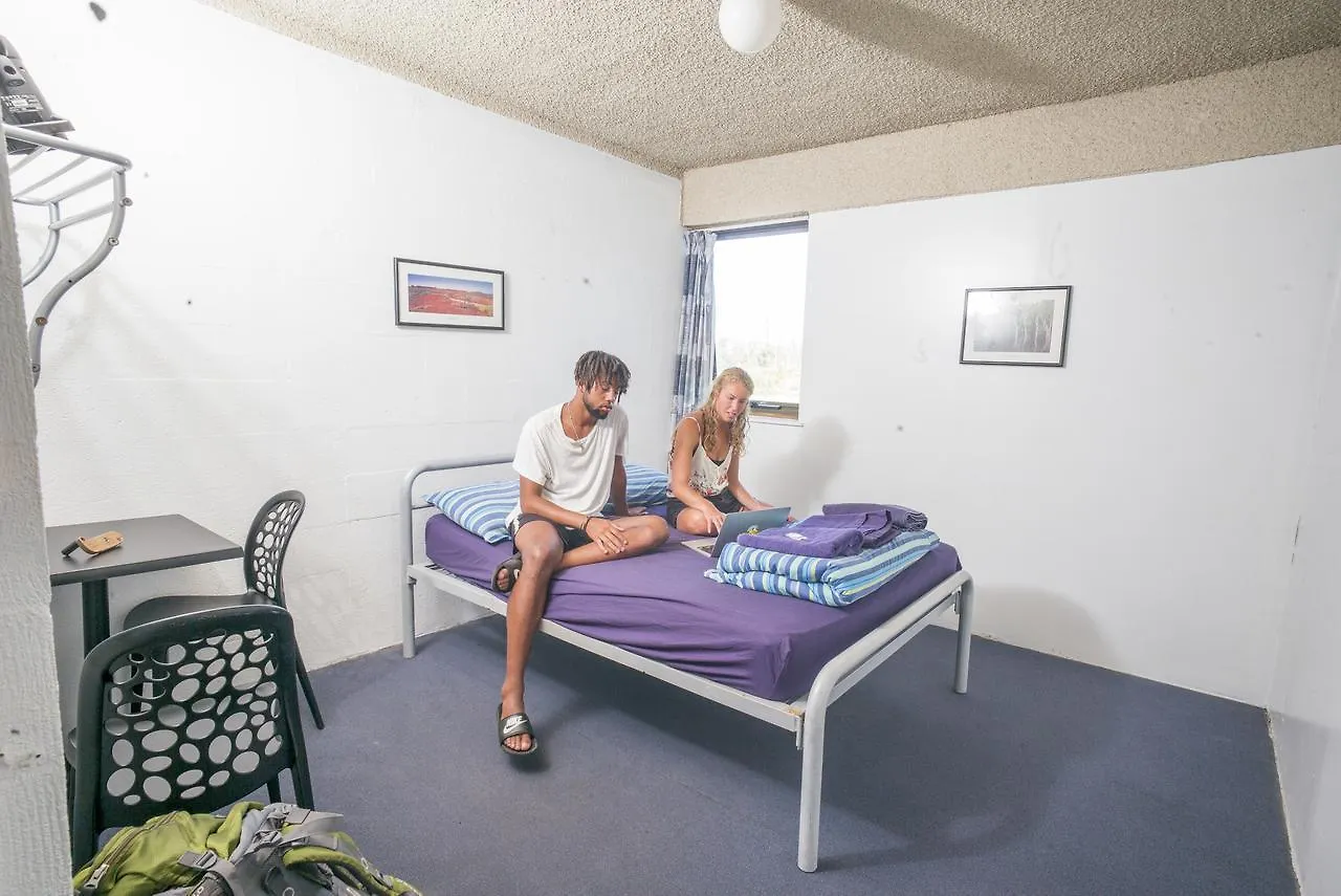 Surfers Paradise Yha Southport 0*,